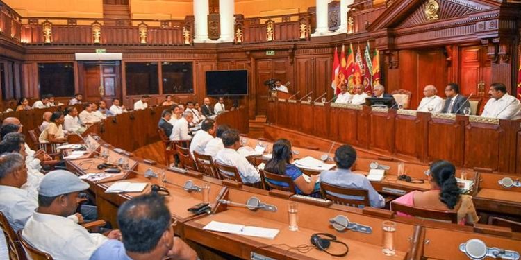 ජනපති ව්යාපාරිකයන්ගෙන් සහ වෘත්තීය සමිති නියෝජිතයන්ගෙන් කළ ඉල්ලීම