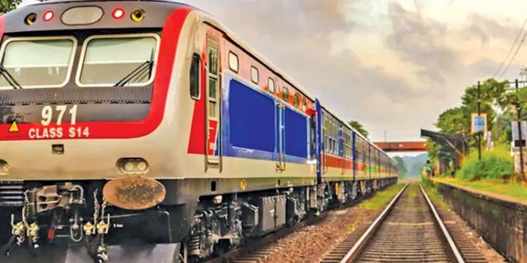 රටවල් 50ක තානාධිපතිවරුන් විශේෂ දුම්රියකින් ඇල්ලට